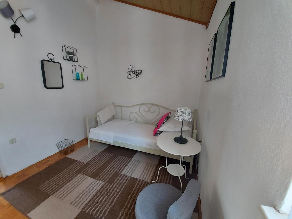 Apartments And Rooms Villa Dona Makarska Luaran gambar