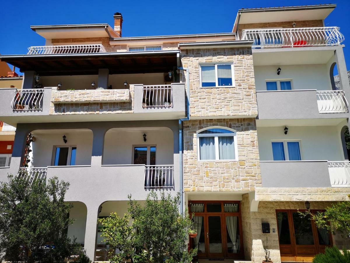 Apartments And Rooms Villa Dona Makarska Luaran gambar