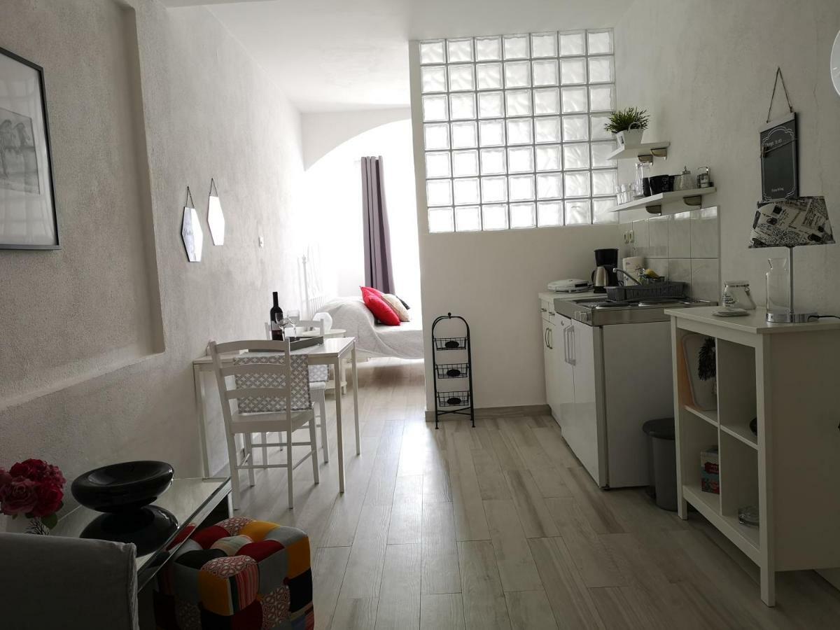Apartments And Rooms Villa Dona Makarska Luaran gambar